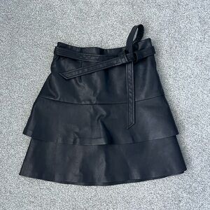 Guess leather effect skirt. Size 4.